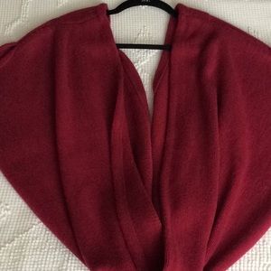 Women’s sleeved wrap